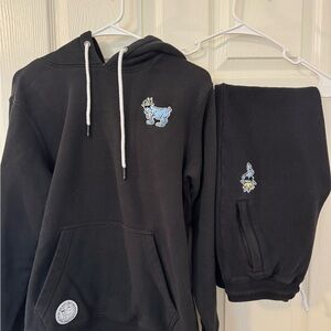 GOAT USA sweat shirt/pant set.